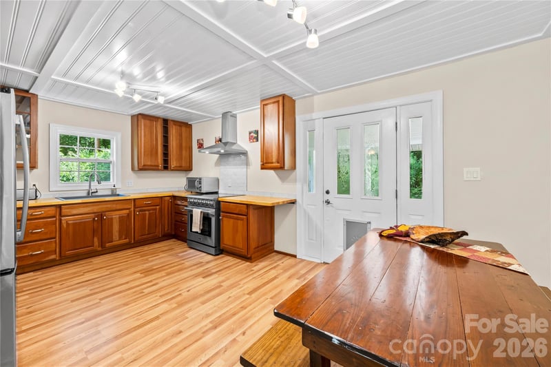 2879 Chandler Creek Rd, Mars Hill, NC 28754