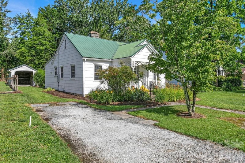 105 Parkview Dr, Brevard, NC 28712
