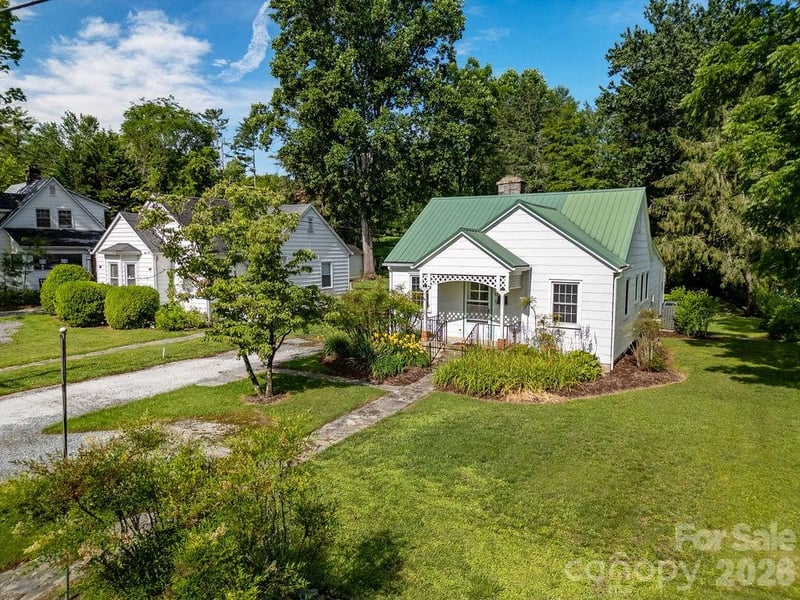 105 Parkview Dr, Brevard, NC 28712