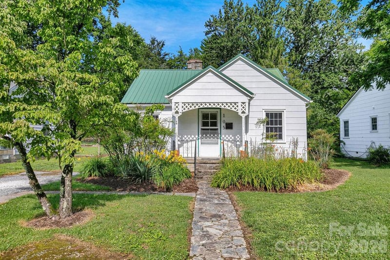 105 Parkview Dr, Brevard, NC 28712