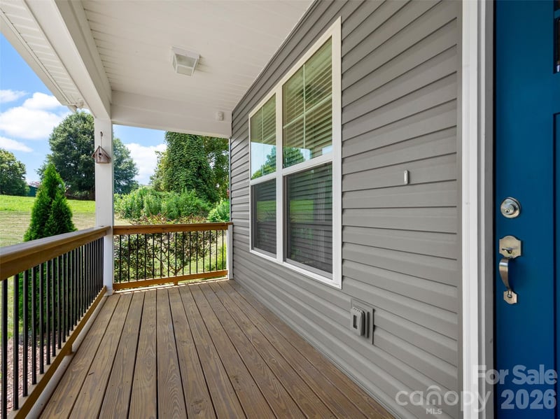 201 Mapleton Dr, East Flat Rock, NC 28726