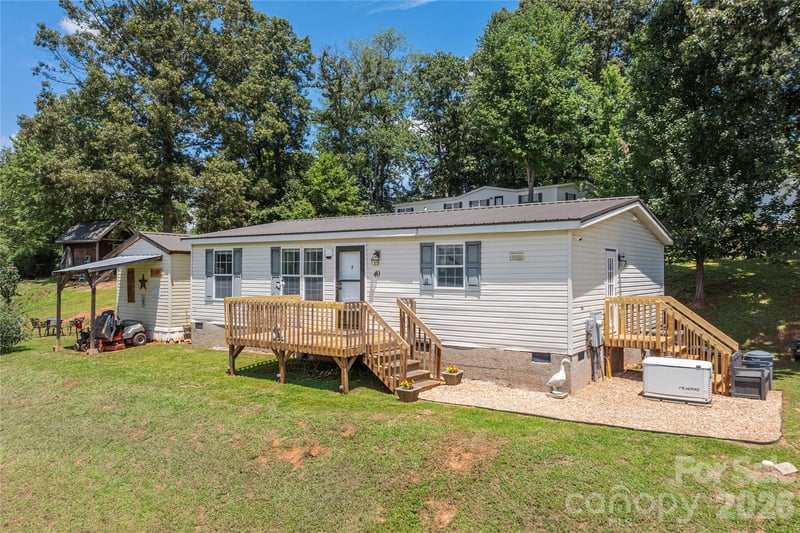 40 Farmstead Rd, Leicester, NC 28748
