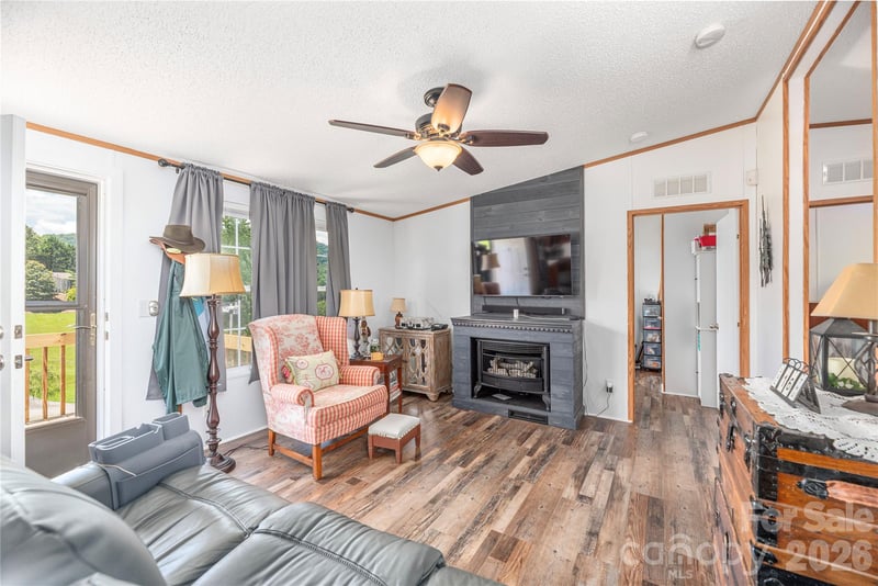 40 Farmstead Rd, Leicester, NC 28748
