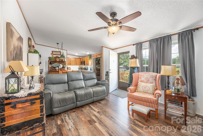 40 Farmstead Rd, Leicester, NC 28748