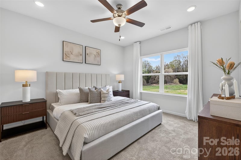 5230 Hickory Ln, Charlotte, NC 28216