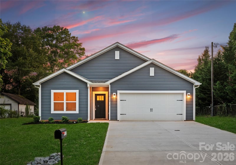 5230 Hickory Ln, Charlotte, NC 28216