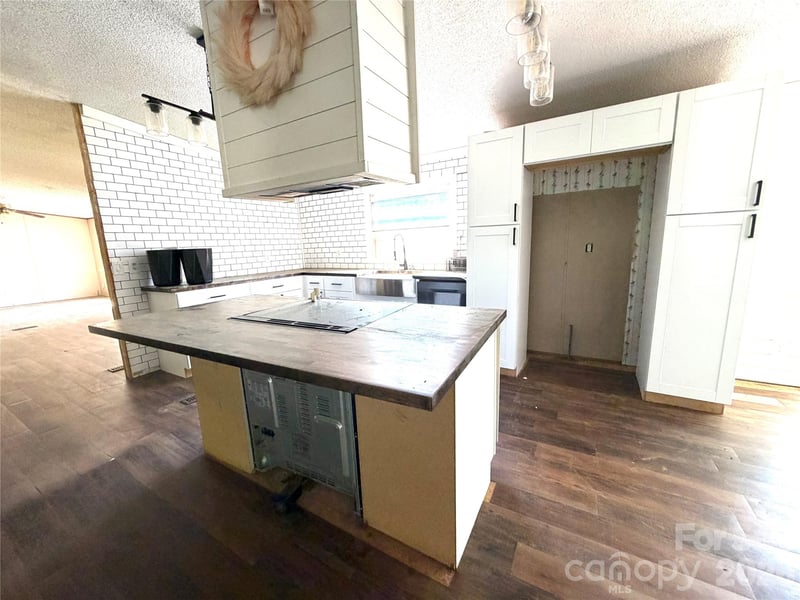 1050 Gold Mine Dr #6, Catawba, NC 28609