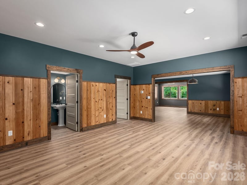 78 Travis St, Clyde, NC 28721