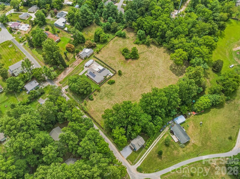 99999 Daniel Rd #3, Asheville, NC 28806