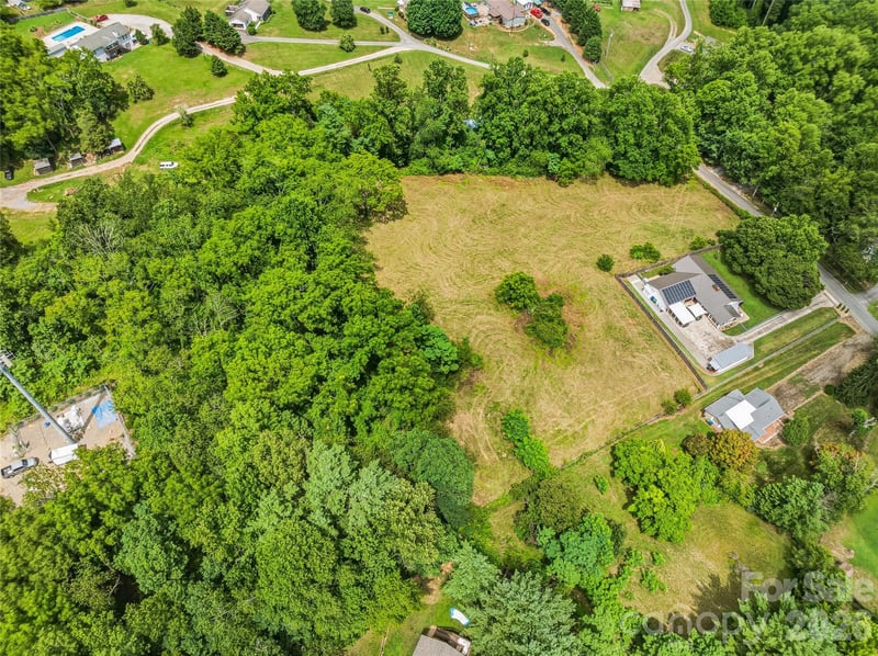 99999 Daniel Rd #3, Asheville, NC 28806