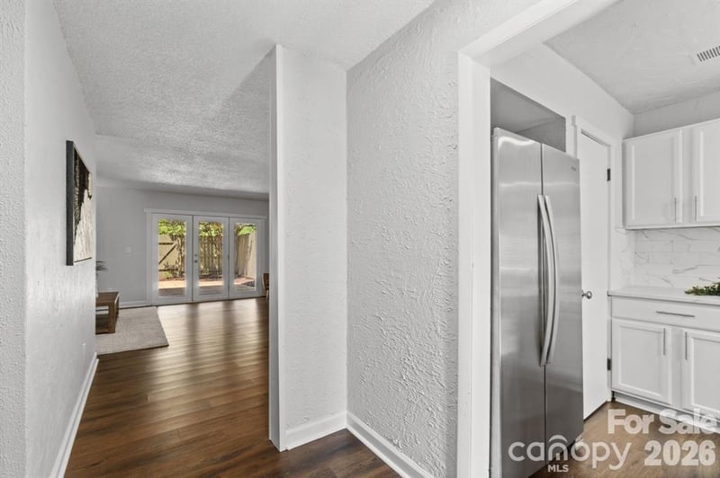 4340 Center St #403, Hickory, NC 28601