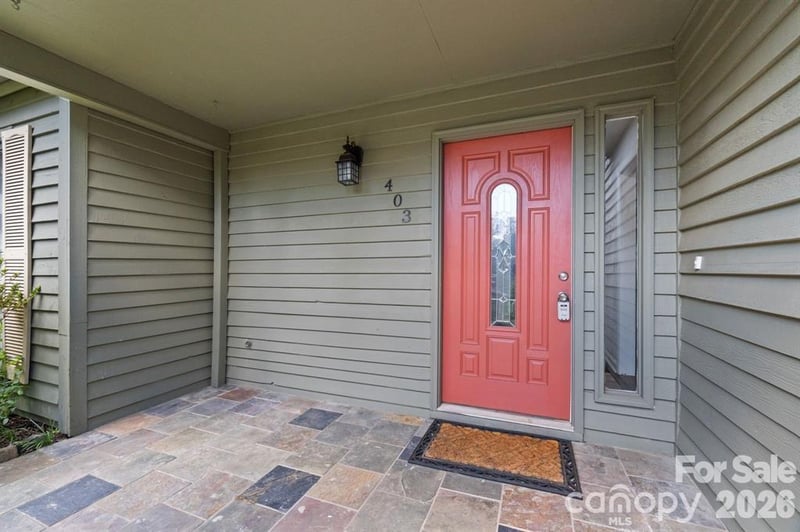 4340 Center St #403, Hickory, NC 28601