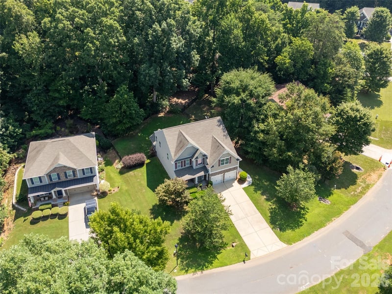 924 Autumn Glen Ct, Clover, SC 29710