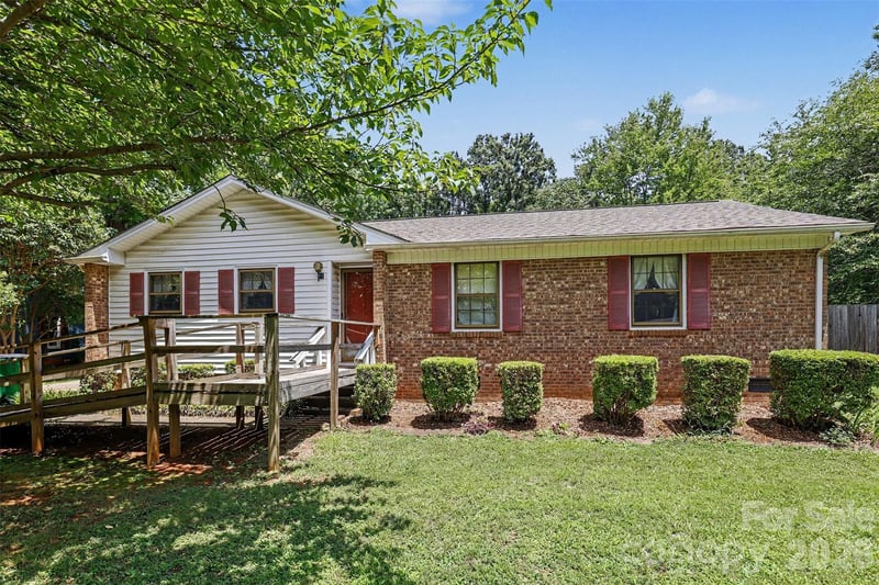 821 Ferrell Ave, Charlotte, NC 28216