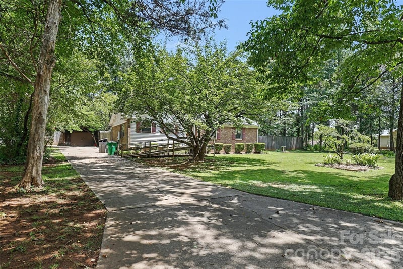 821 Ferrell Ave, Charlotte, NC 28216