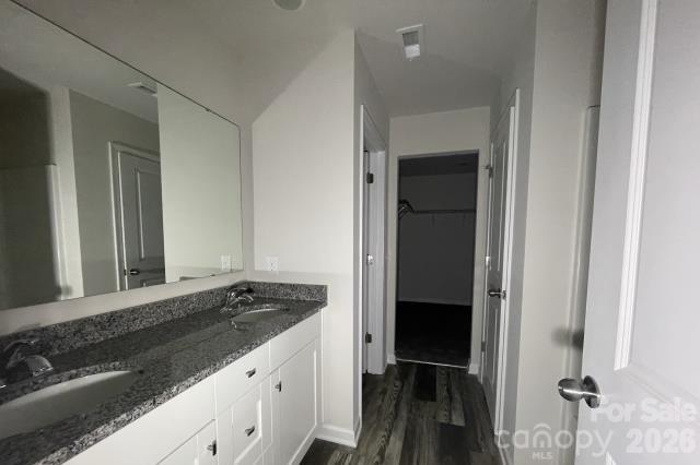 5146 Mark Dr, Hickory, NC 28601
