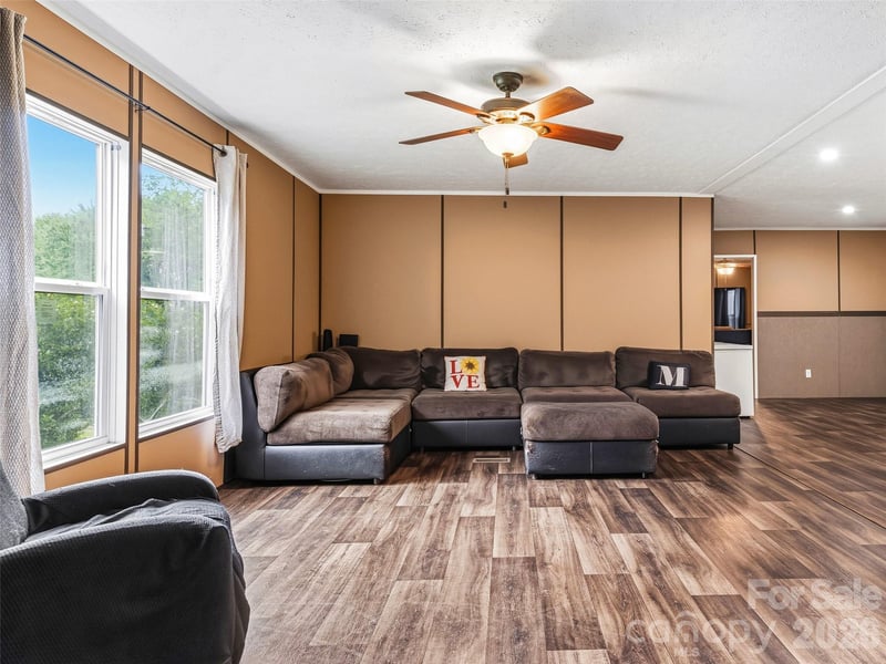 395 Old Us 19 23 Hw, Candler, NC 28715