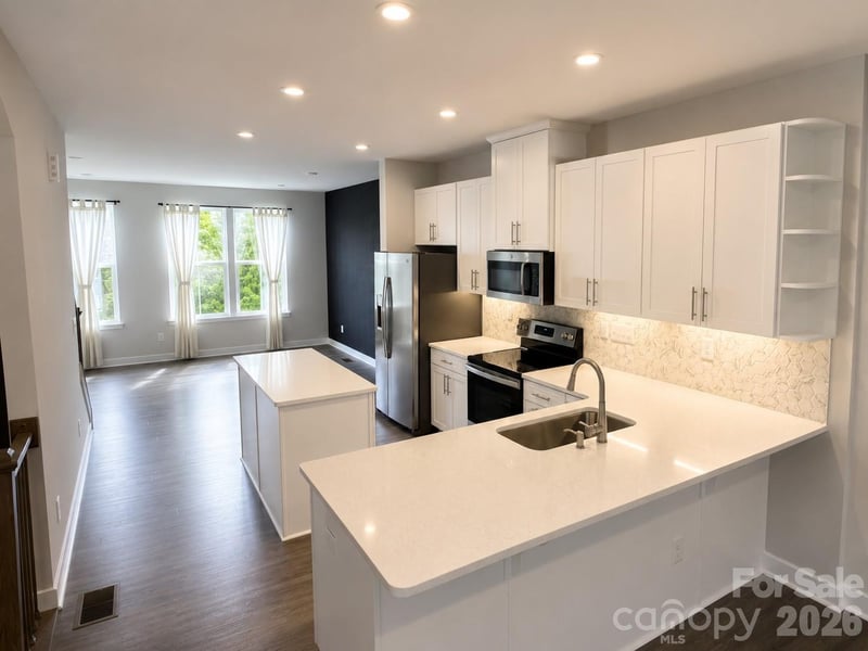 658 Uwharrie River Rd, Charlotte, NC 28211