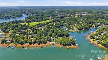 3210 Lake Shore Rd, Denver, NC 28037
