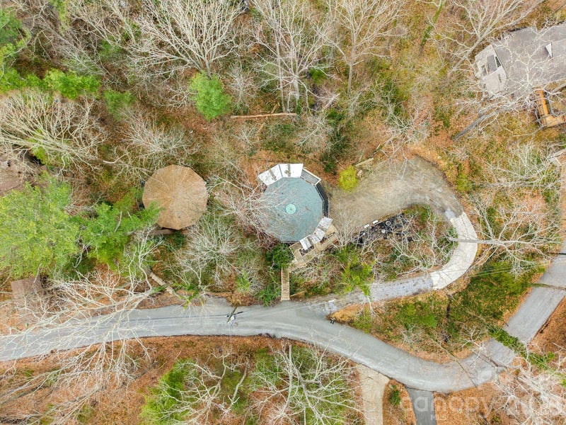 99999 Sunset Dr, Asheville, NC 28804
