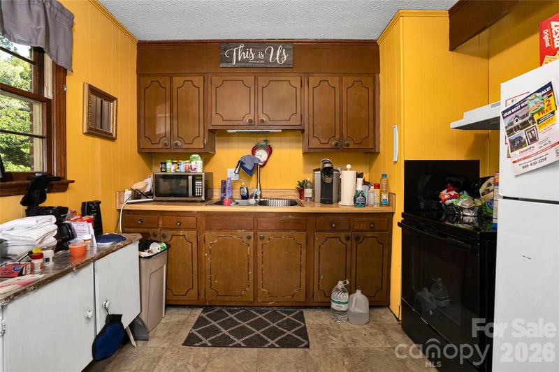308 Pine St, Dallas, NC 28034