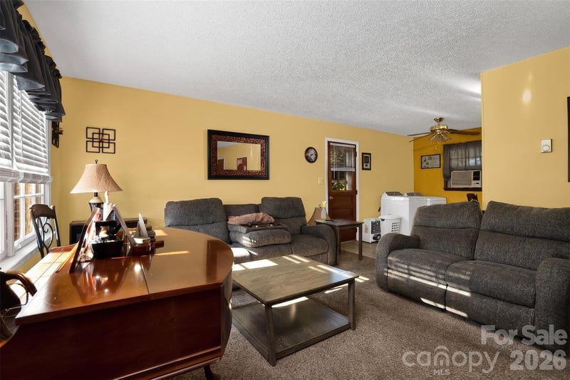 308 Pine St, Dallas, NC 28034