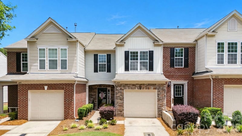 2429 Diplomat Ln, Charlotte, NC 28210