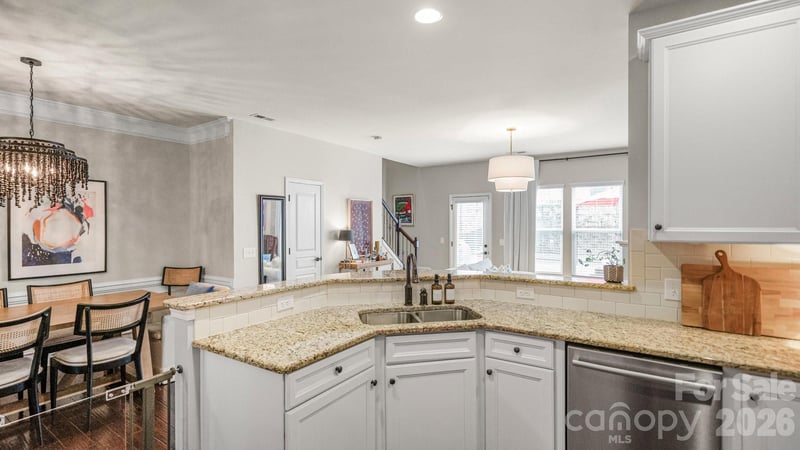 2429 Diplomat Ln, Charlotte, NC 28210