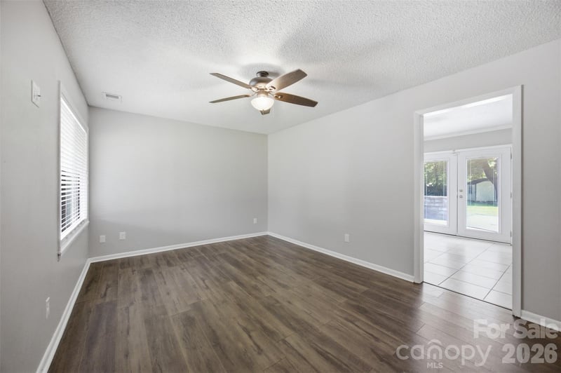 416 King John Cir, Gastonia, NC 28056