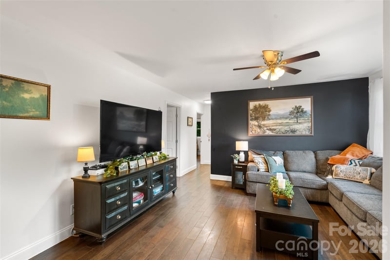 1226 Newfound Rd, Leicester, NC 28748