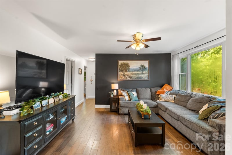 1226 Newfound Rd, Leicester, NC 28748