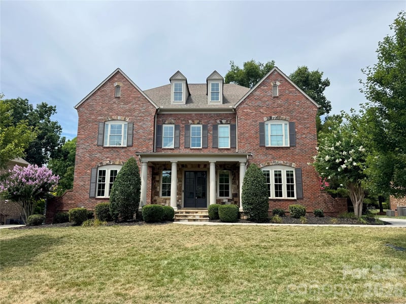 1004 Viscount Dr, Matthews, NC 28104