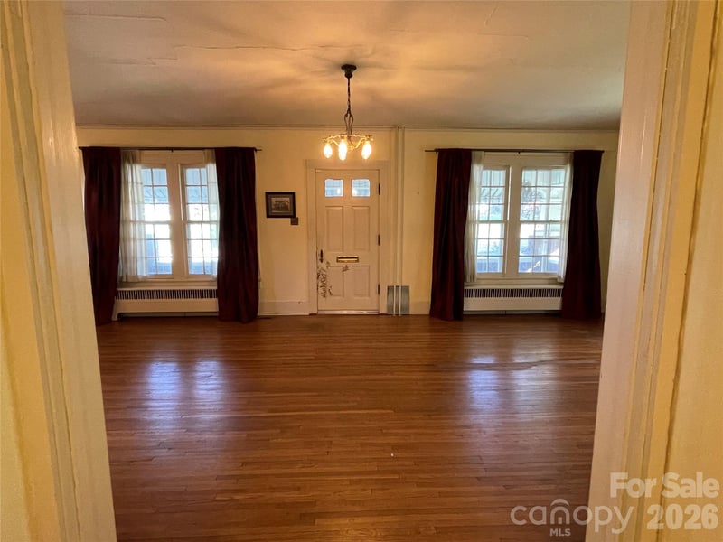 318 Academy St, Canton, NC 28716