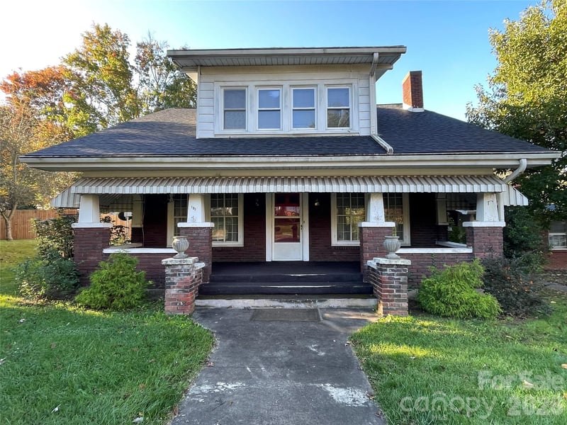 318 Academy St, Canton, NC 28716