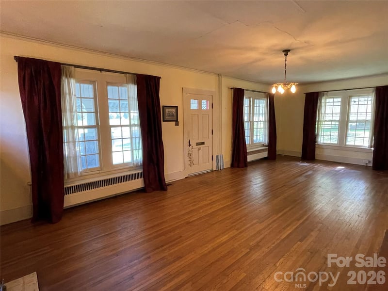 318 Academy St, Canton, NC 28716