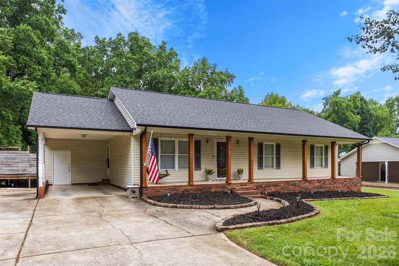 164 Harry Robinson St, Dallas, NC 28034