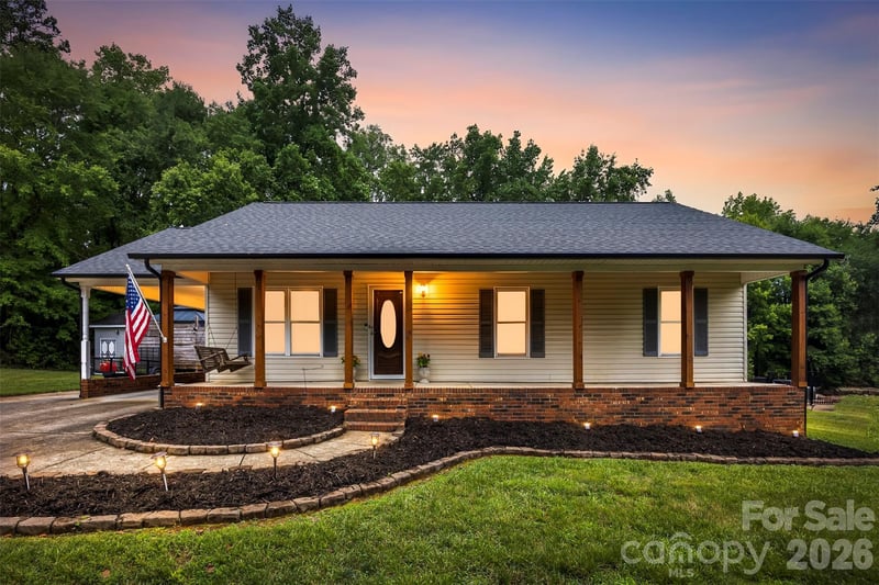 164 Harry Robinson St, Dallas, NC 28034