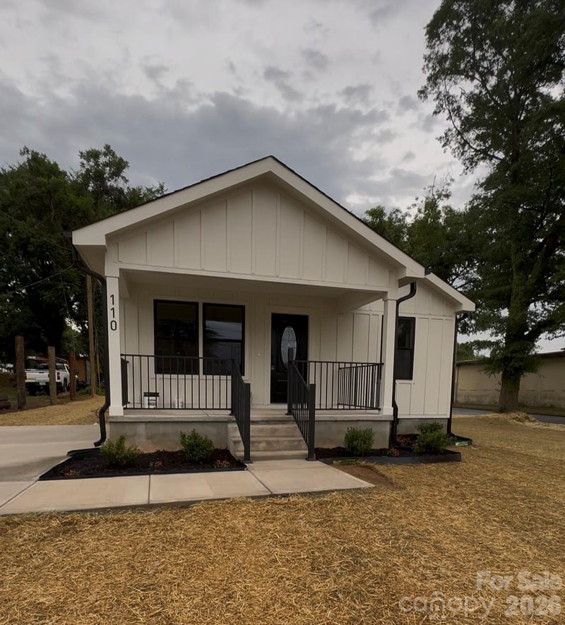 110 E Church St, Dallas, NC 28034