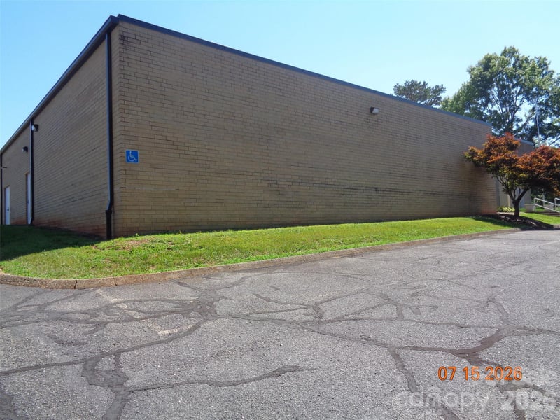 30 Catawba Valley Blvd, Hickory, NC 28602