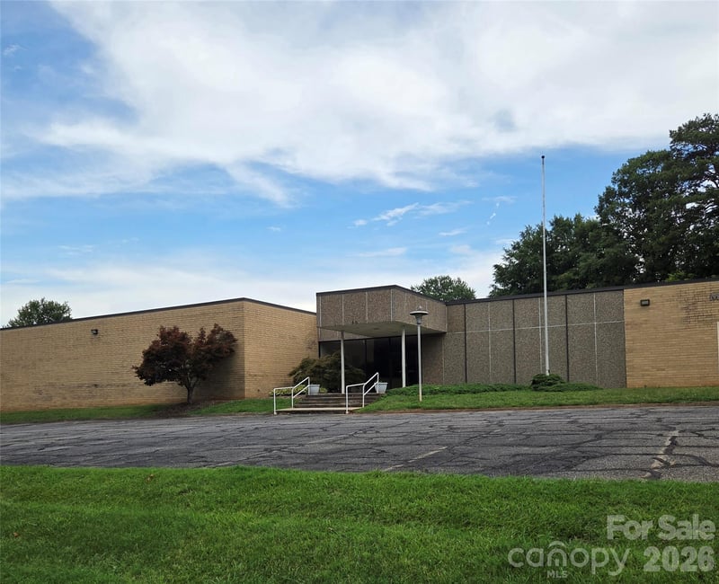 30 Catawba Valley Blvd, Hickory, NC 28602