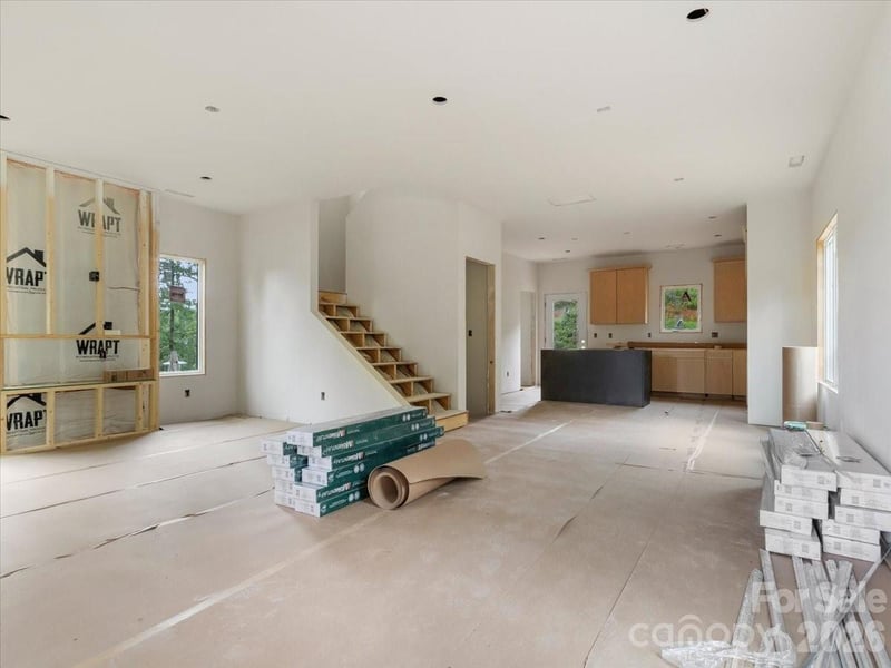 12 Weaver Hill Rd, Asheville, NC 28805