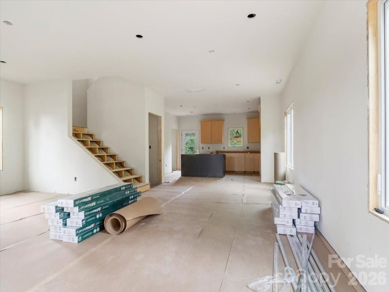 12 Weaver Hill Rd, Asheville, NC 28805