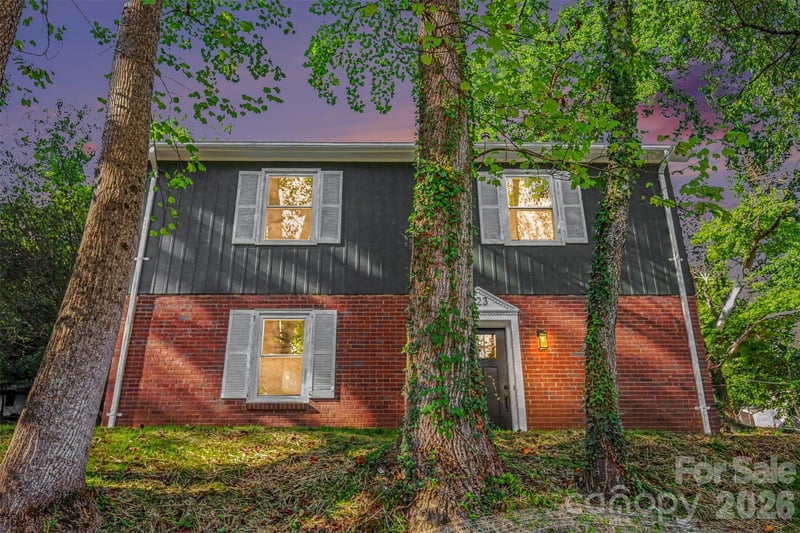 323 Whispering Pines Dr, Charlotte, NC 28217