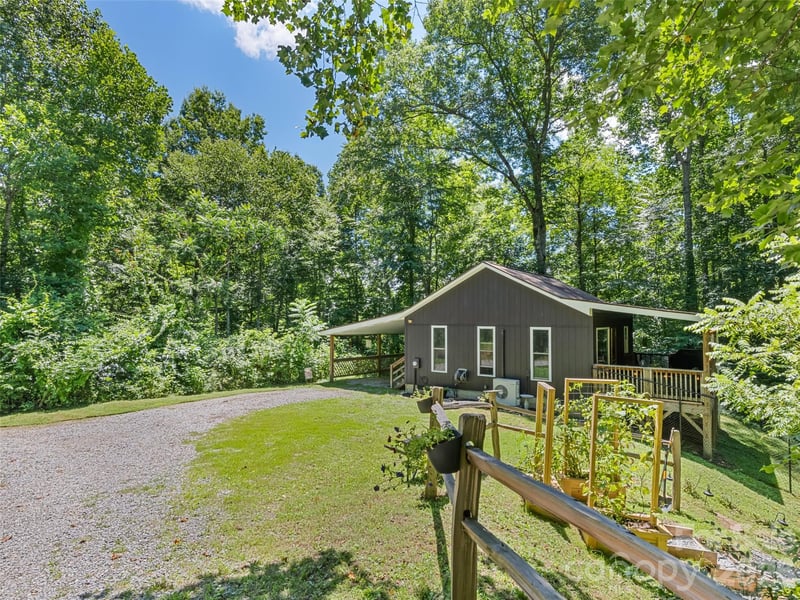 322 Mckinzie Pl, Waynesville, NC 28785