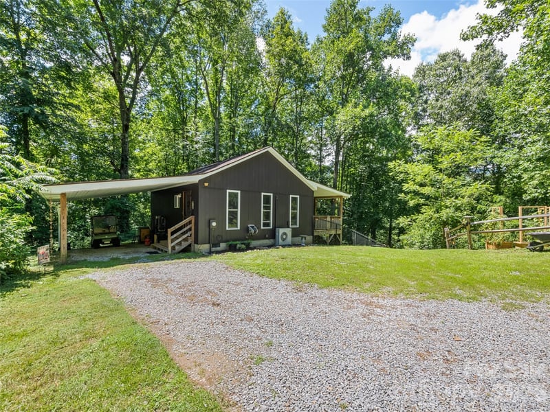 322 Mckinzie Pl, Waynesville, NC 28785