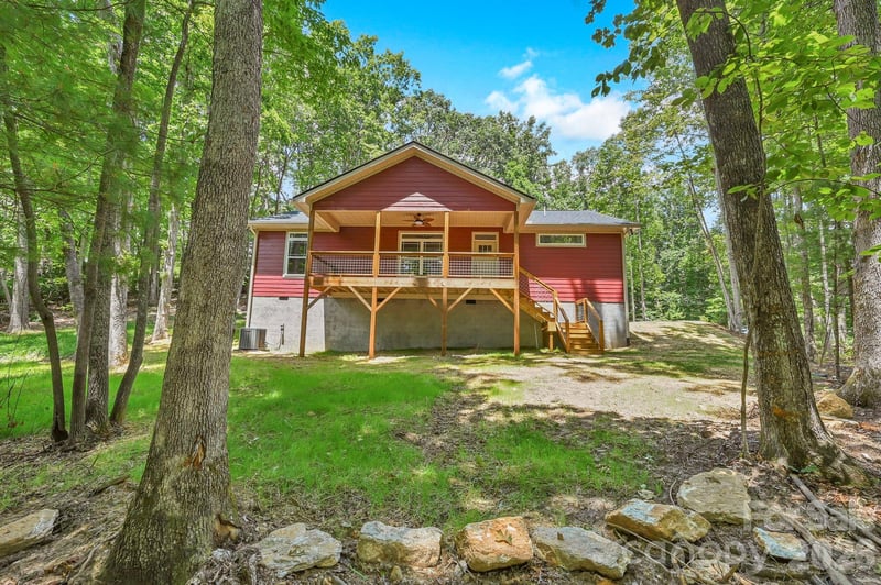 63 Abbey Ln, Hendersonville, NC 28739