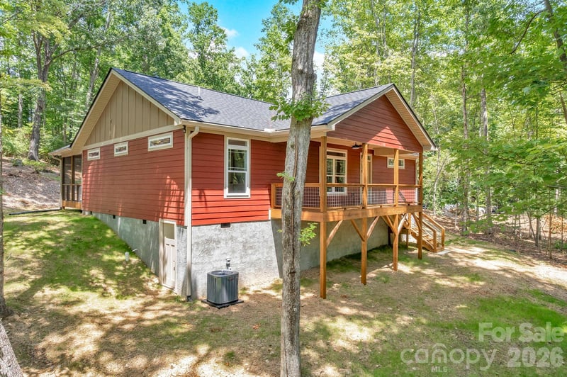 63 Abbey Ln, Hendersonville, NC 28739