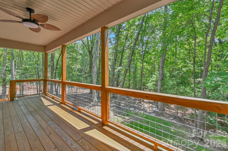 63 Abbey Ln, Hendersonville, NC 28739