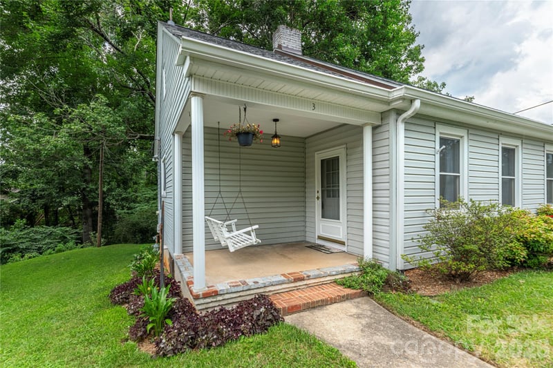 3 Enka Oak St, Candler, NC 28715