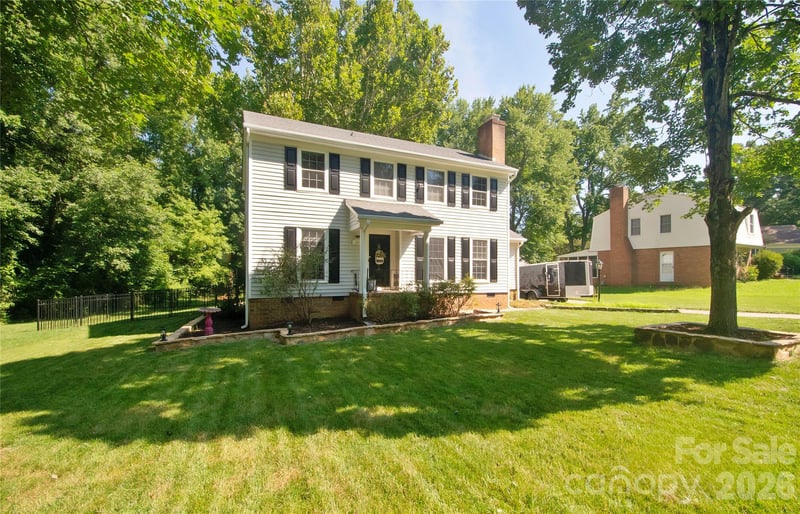8301 Abercorn Ln, Charlotte, NC 28227